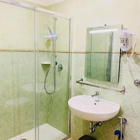 Holiday Guest House Roma Gasthof