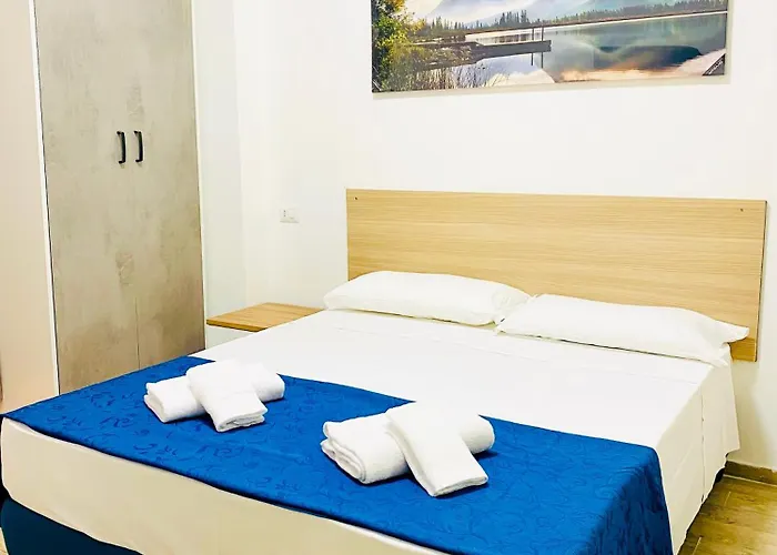 Holiday Guest House Roma Pensionat 4*